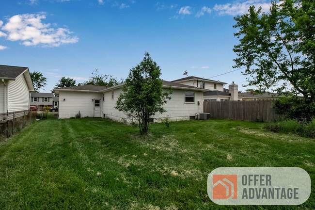 Building Photo - 31 W Cherbourg Dr