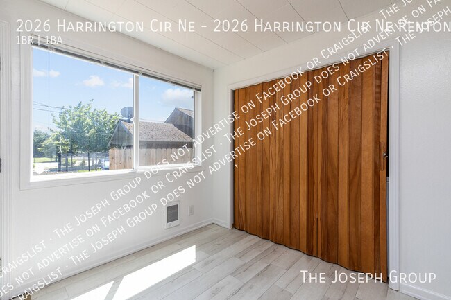 Building Photo - 2026 Harrington Cir NE