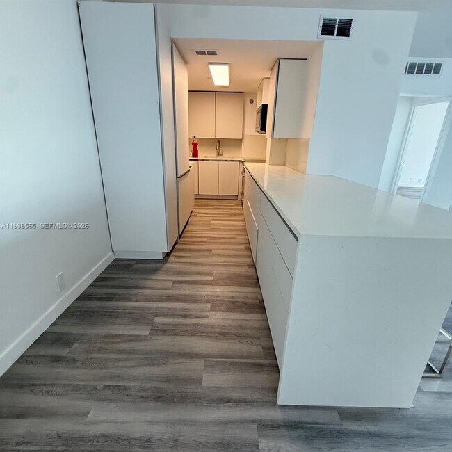 Building Photo - 3301 NE 5th Ave