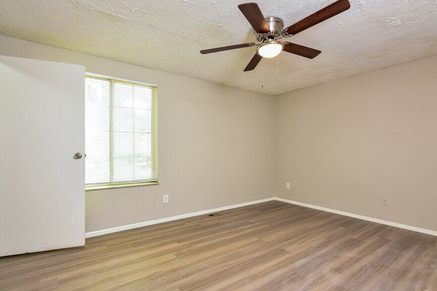 Building Photo - 1879 Corduroy Ct