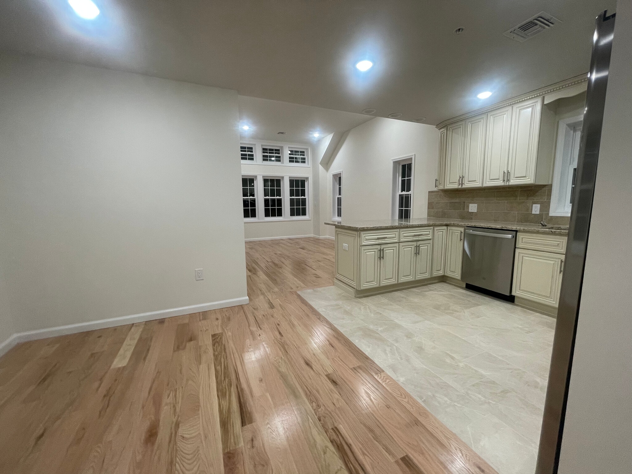 Building Photo - 26 Stuyvesant Ave