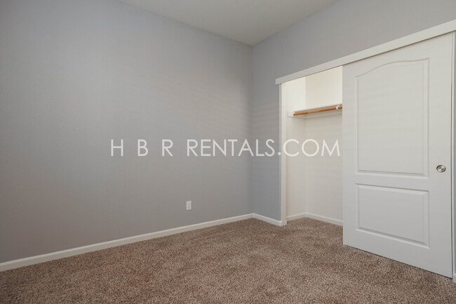 Building Photo - Questa Village: Spacious 3-Bedroom Retreat...