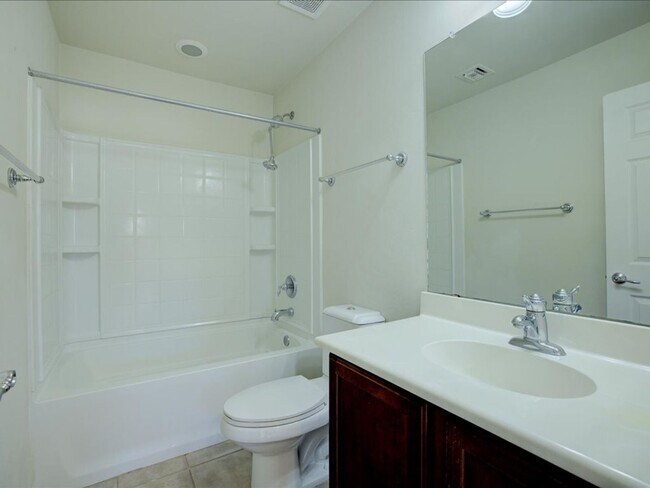 Building Photo - PROMO 1/2 OFF FIRST MONTH'S RENT!!*