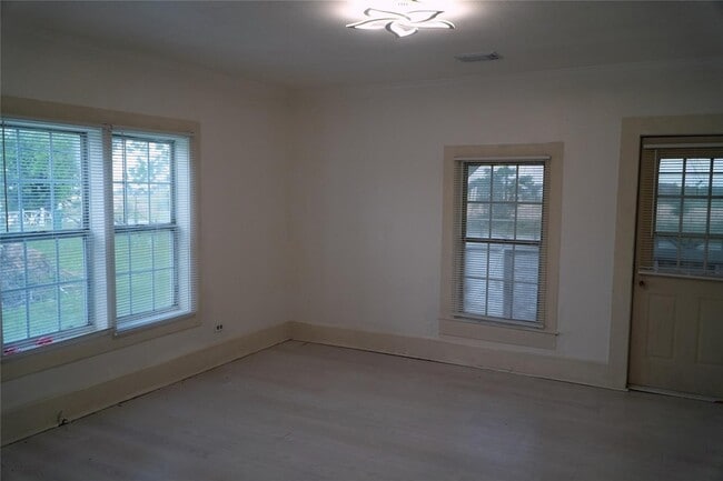 Building Photo - 24206 Longenbaugh Rd