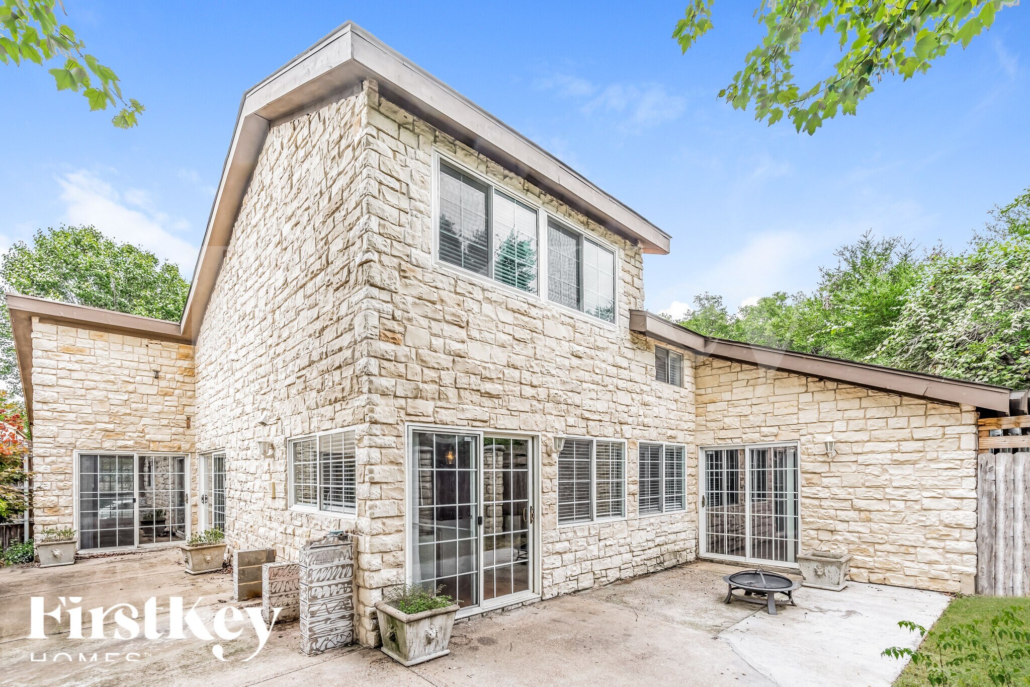 Building Photo - 2014 Greencove Dr