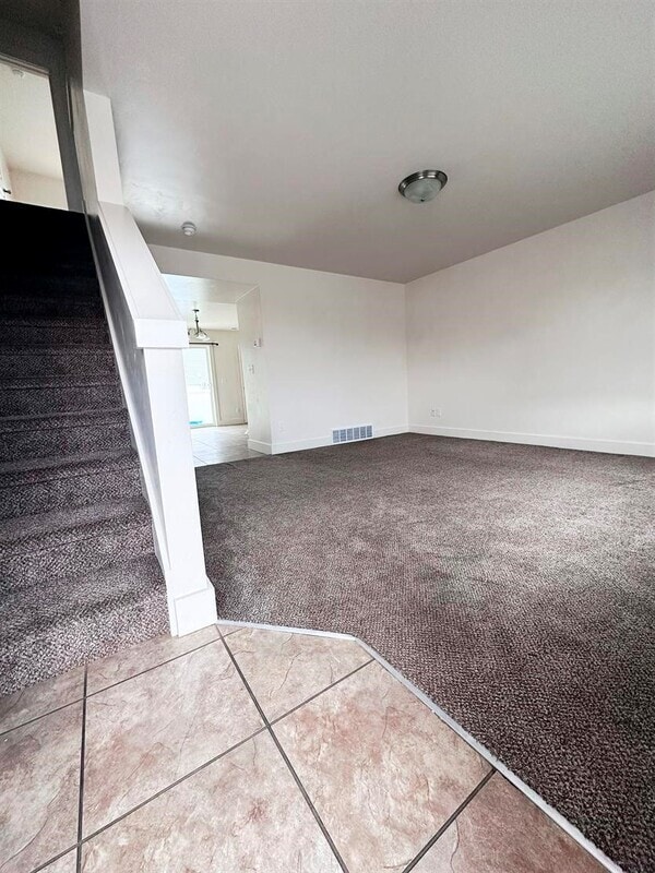 Building Photo - 2575 W 450 N