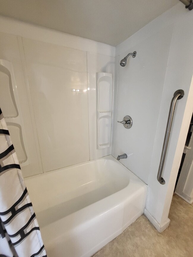 Building Photo - 1008 Runnels St