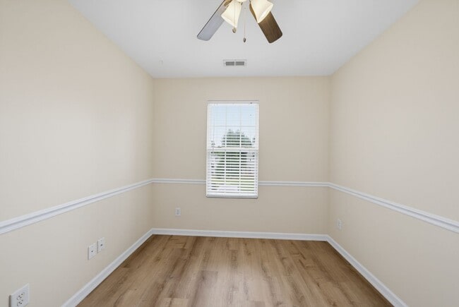 Building Photo - 106 Anterbury Dr