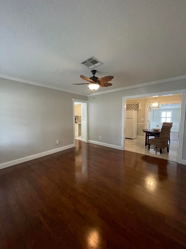 Building Photo - 5 N Deleon Ave