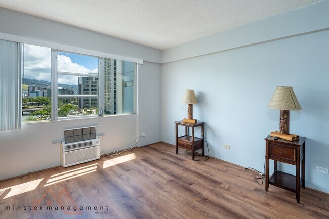 Building Photo - 1645 Ala Wai Blvd