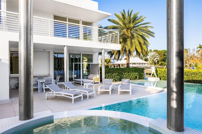 Building Photo - 500 Isle of Capri Dr