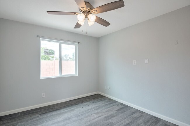 Building Photo - 6-Bedroom Tempe Home with Private Pool, Garage & Ideal Location