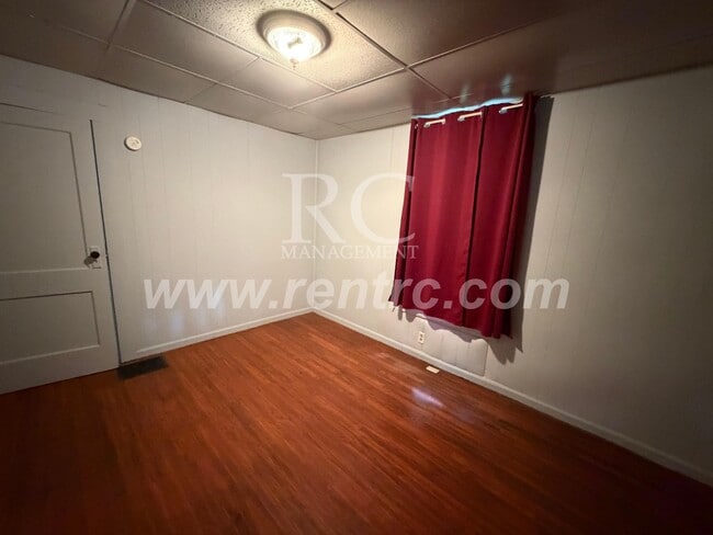 Building Photo - 410 Grant-