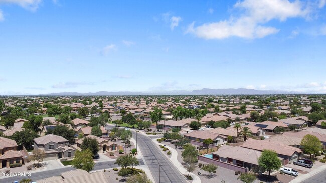 Building Photo - 2992 E Ravenswood Dr