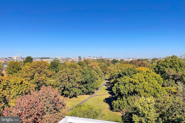 Building Photo - 635 Slaters Ln