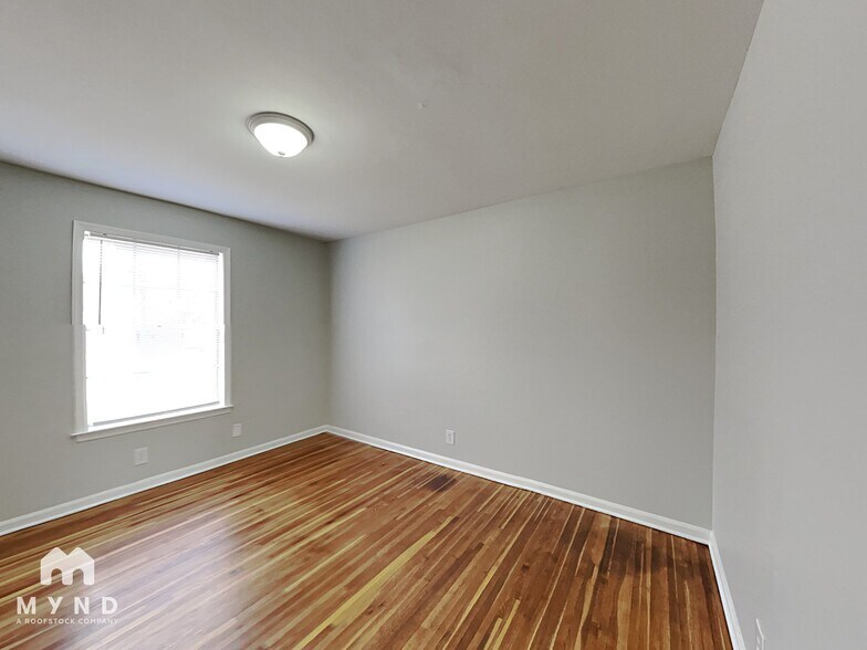 Building Photo - 3281 Whitney Ave