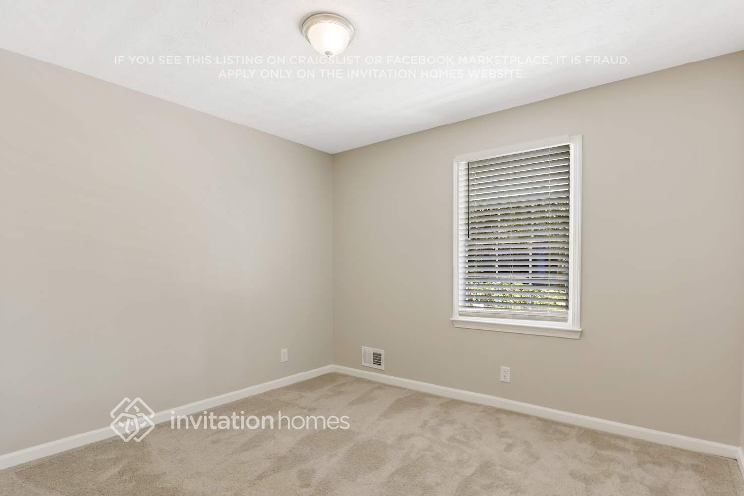 Building Photo - 2180 Pinewood Dr