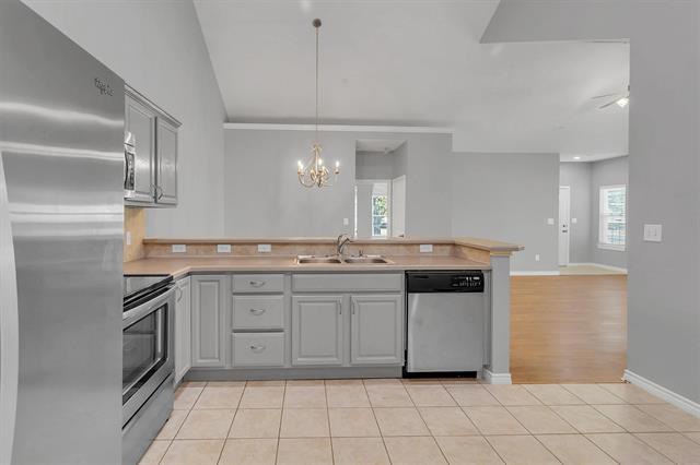 Building Photo - 2601 Marsh Ln