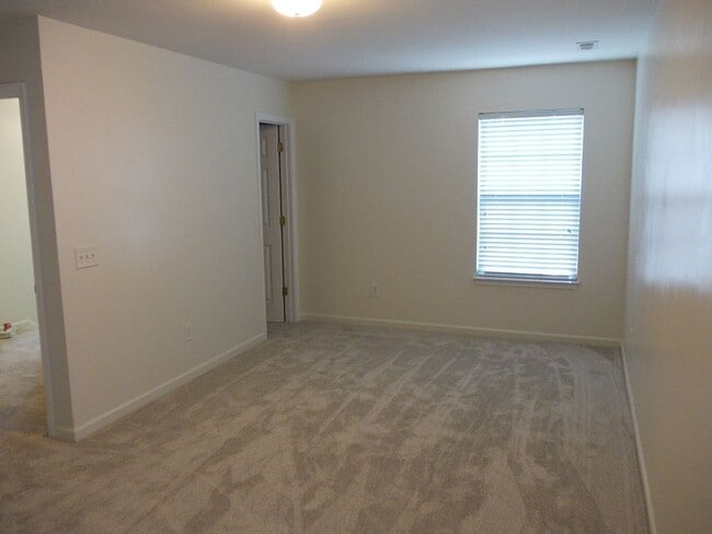 Building Photo - End Unit 2 story, 3 Bedroom Townhome near ...
