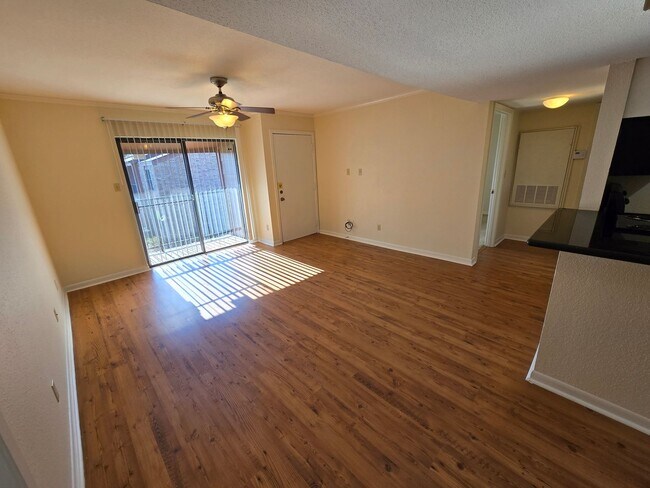 Building Photo - College Station / 2-bed, 2-bath Condo unit...