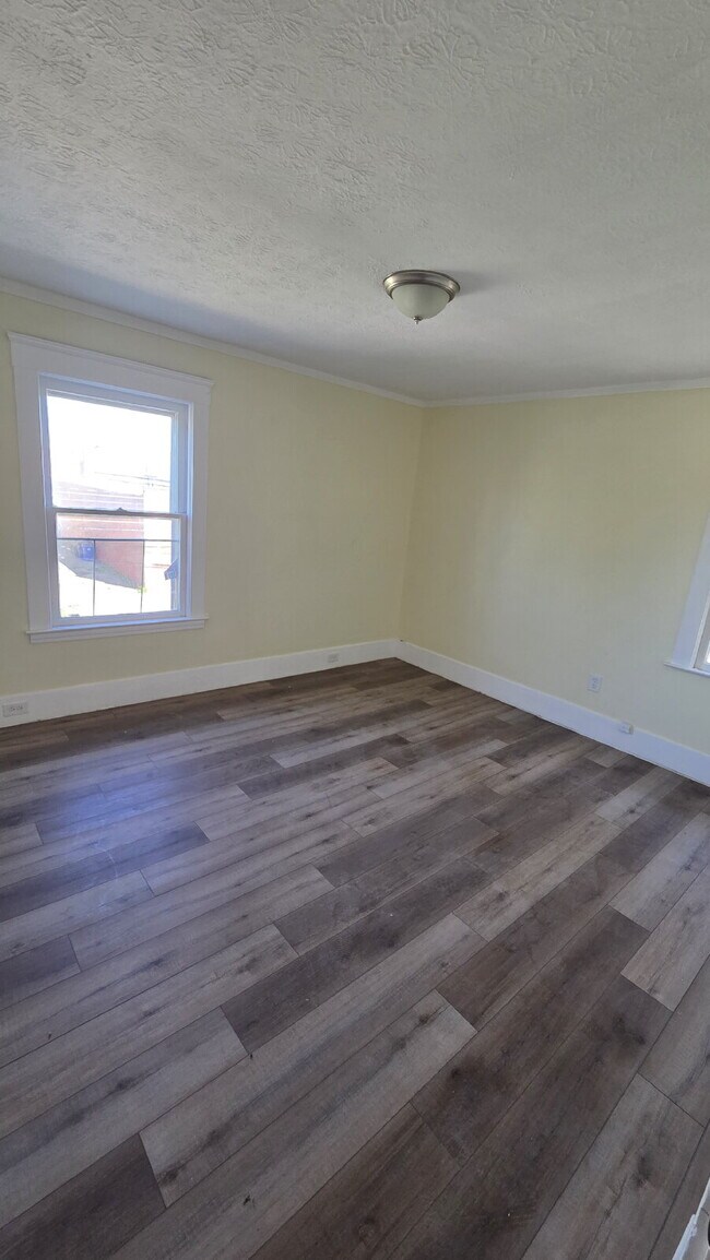Building Photo - Classic Old Brooklyn 3-Bedroom Duplex