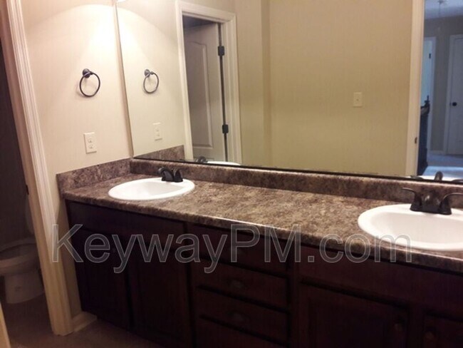 Building Photo - 830 Erika Ln