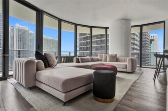 Building Photo - 801 S Miami Ave
