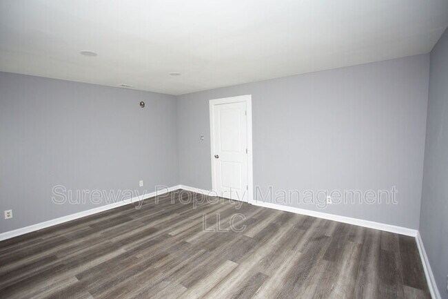 Building Photo - 200 Cooper St