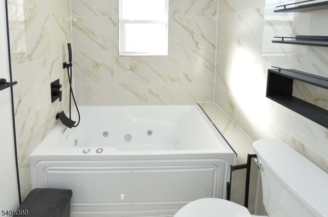 Building Photo - 100 Eastern Wy