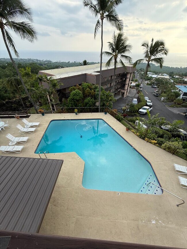 Building Photo - For Rent | 2 Bedroom, 2 bathroom Condo in Kona Eastwind with 1 assigned parking stall