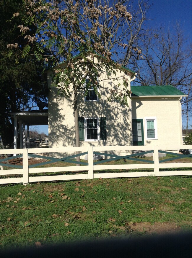 Building Photo - 9825 Meetze Rd