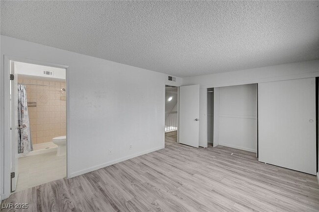 Building Photo - 7182 Acorn Ct