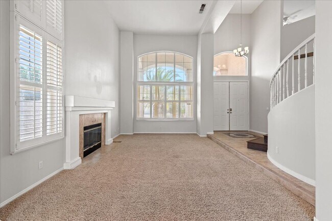 Building Photo - Expansive 4 Bedroom Home with a Pool and L...
