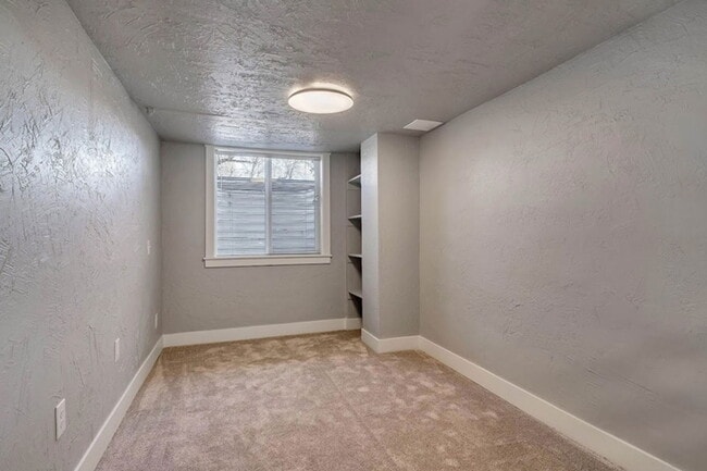 Building Photo - 1163 Navajo St
