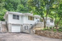 Building Photo - 117 Sagamore Rd