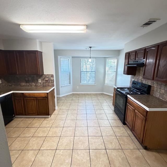 Building Photo - 708 Champion Ct