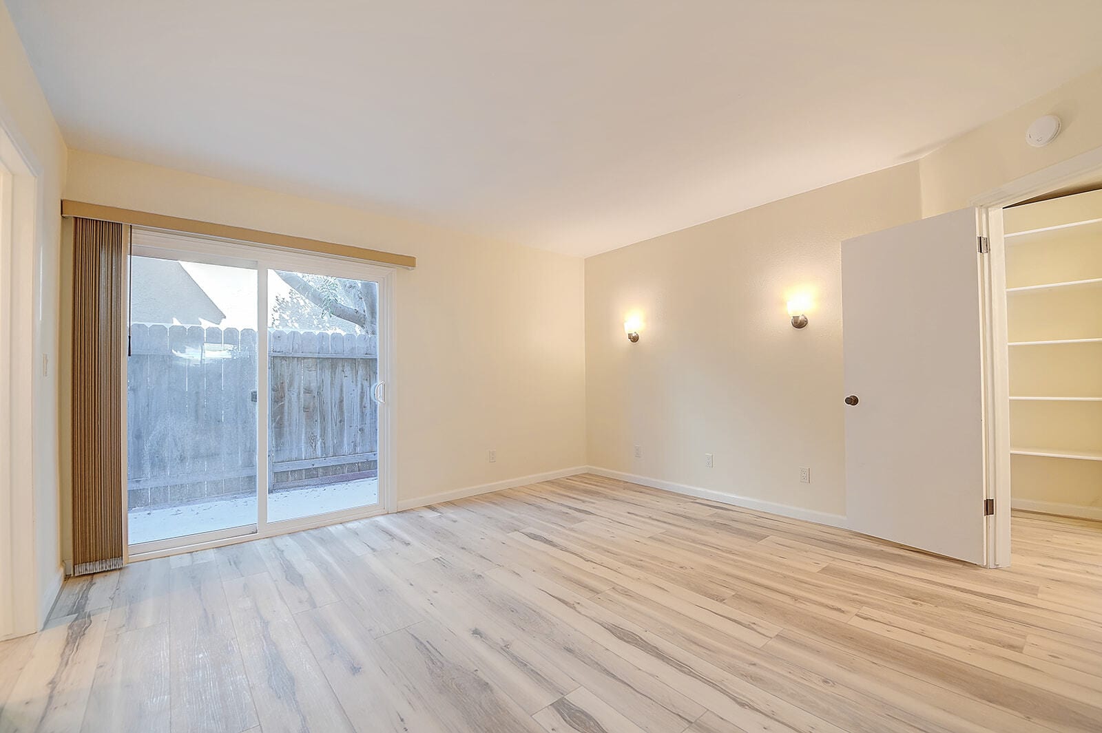 Master Bedroom - 338 Orizaba Ave