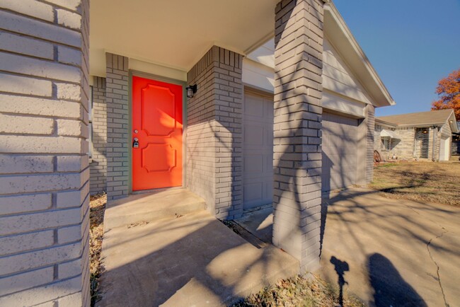 Building Photo - Available Mid January 3 Bedroom East Tulsa...