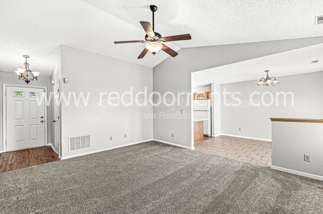 Building Photo - 6421 Longhorn Ct