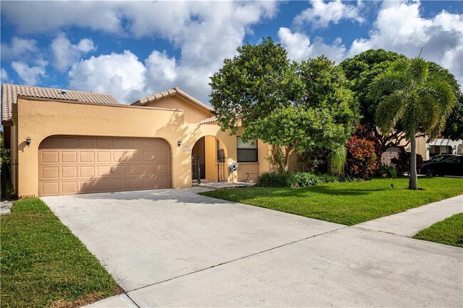 Building Photo - 7618 Solimar Cir