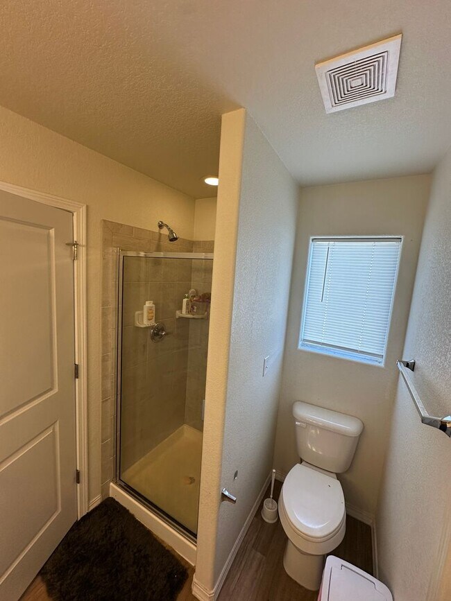 Building Photo - 5253 Painted Sky View