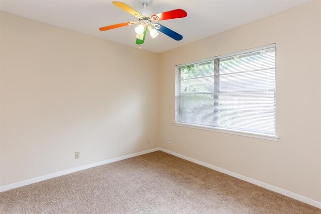 Building Photo - 6630 Neff St