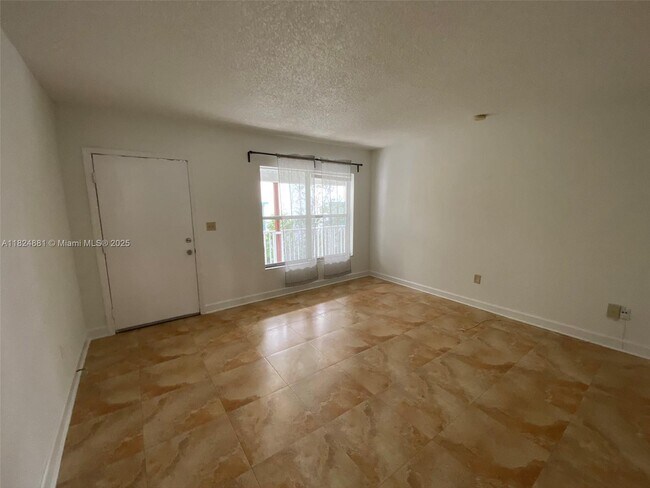 Building Photo - 9248 Collins Ave