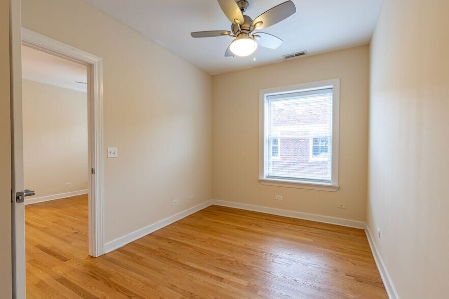 Building Photo - 3242 N Clifton Ave