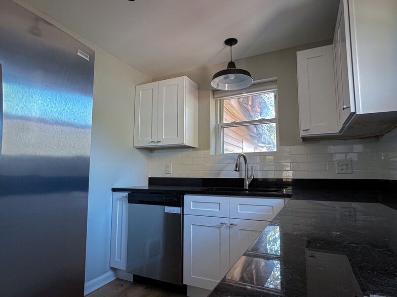 Building Photo - 7726 Arthur Ave