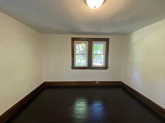 Building Photo - Classic 1929 Beauty—Updated Systems, Cozy ...