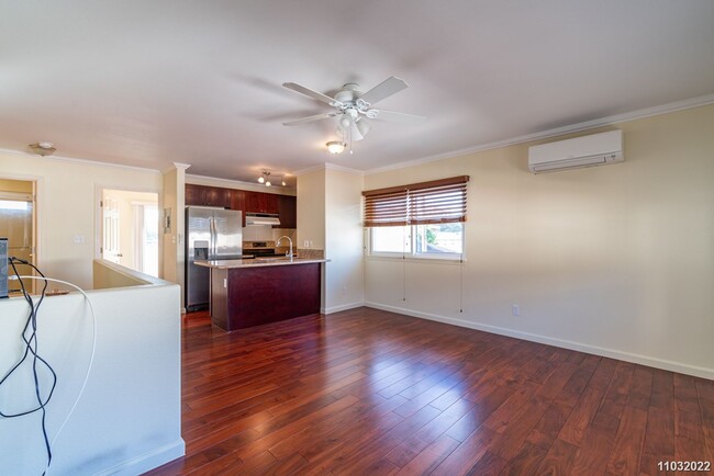 Building Photo - Available Now! Updated 3BR/2BA/2PKG unit i...