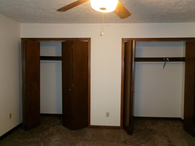 Building Photo - 23320 Red Oak Ct