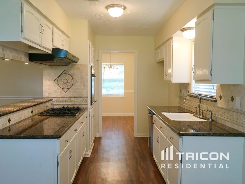 Building Photo - 17522 Bonnie Sean Dr