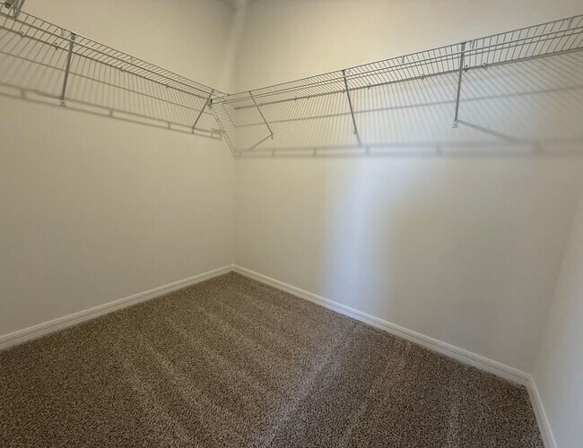 Building Photo - Stunning Eden Hills Home